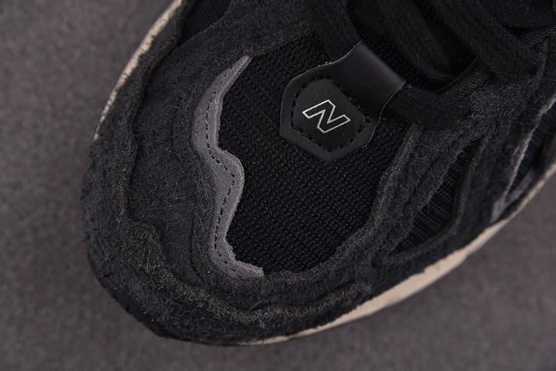 New Balance 1906D Protection Pack Black M1906DD