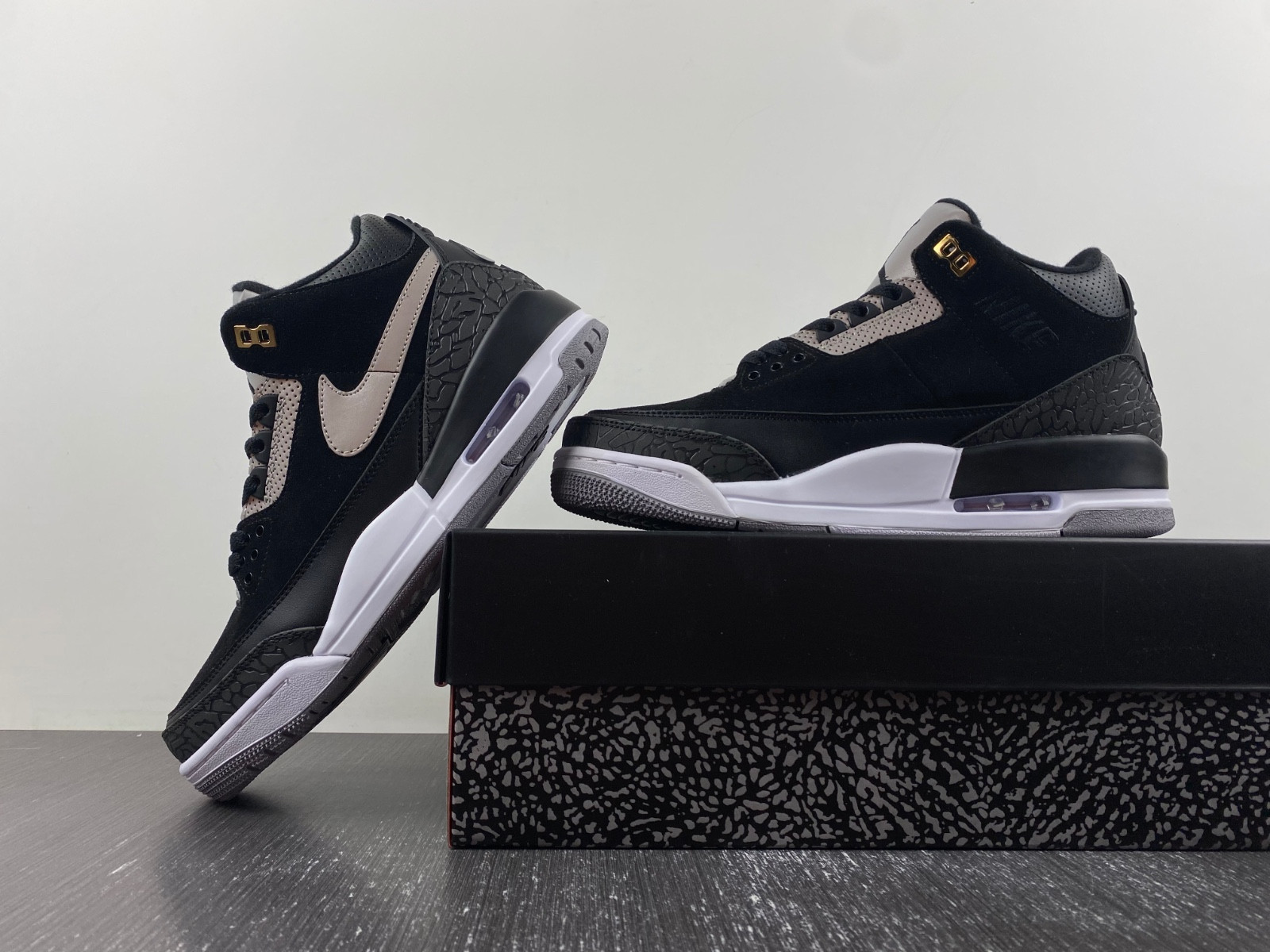 Jordan 3 Retro Tinker Black Cement Gold - CK4348-007