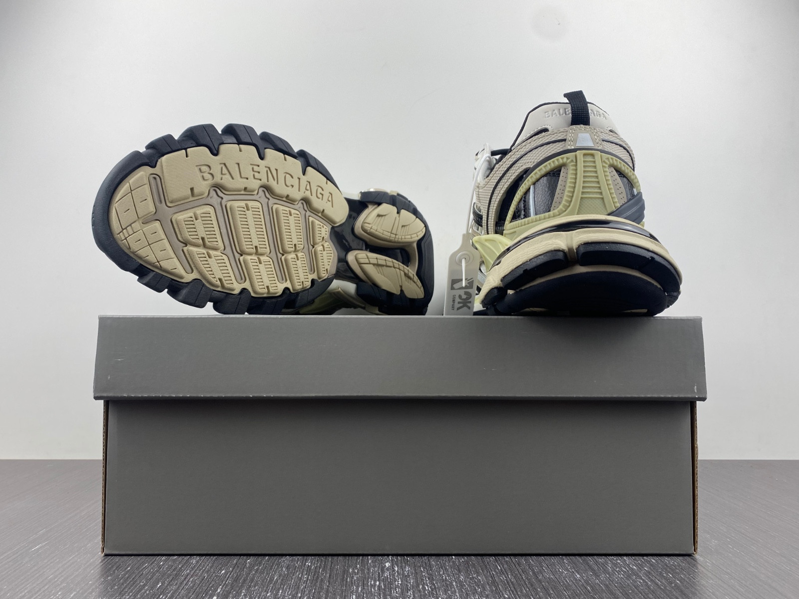 Ba*len*cia*ga track 2.0 beige 568615w2gn38071