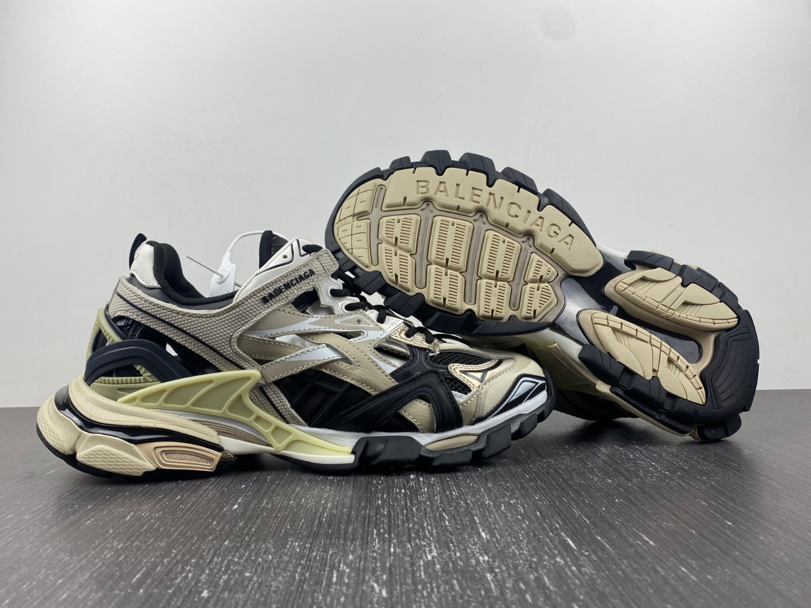 Ba*len*cia*ga track 2.0 beige 568615w2gn38071