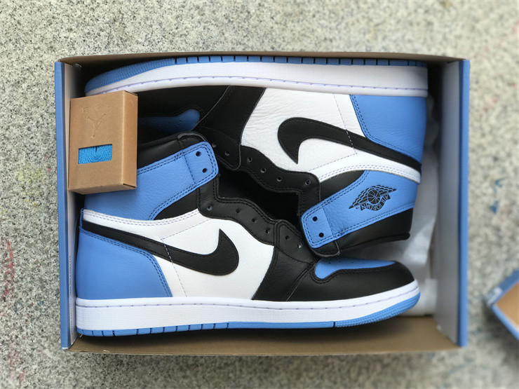 Air Jordan 1 High OG University Blue DZ5485-400