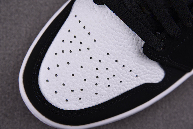 Air Jordan 1 Low“Black Toe” 553558-116