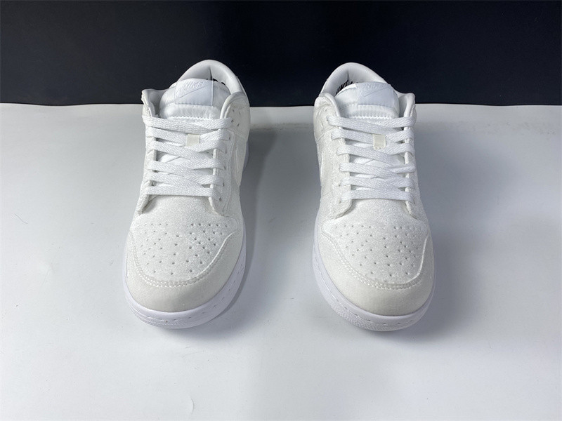 DOVER STREET MARKET (DSM) X NIKE DUNK LOW DH2686-100