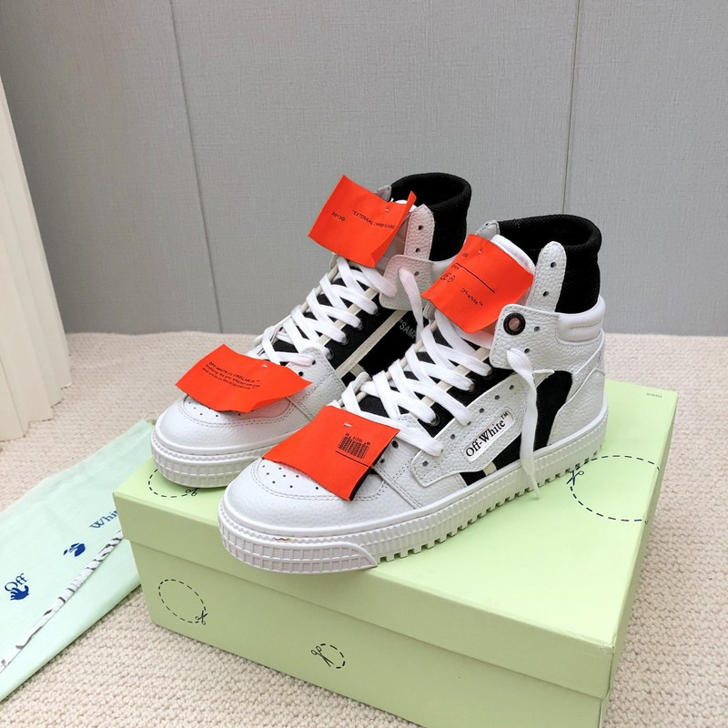 Off-White c/o Virgil Abloh