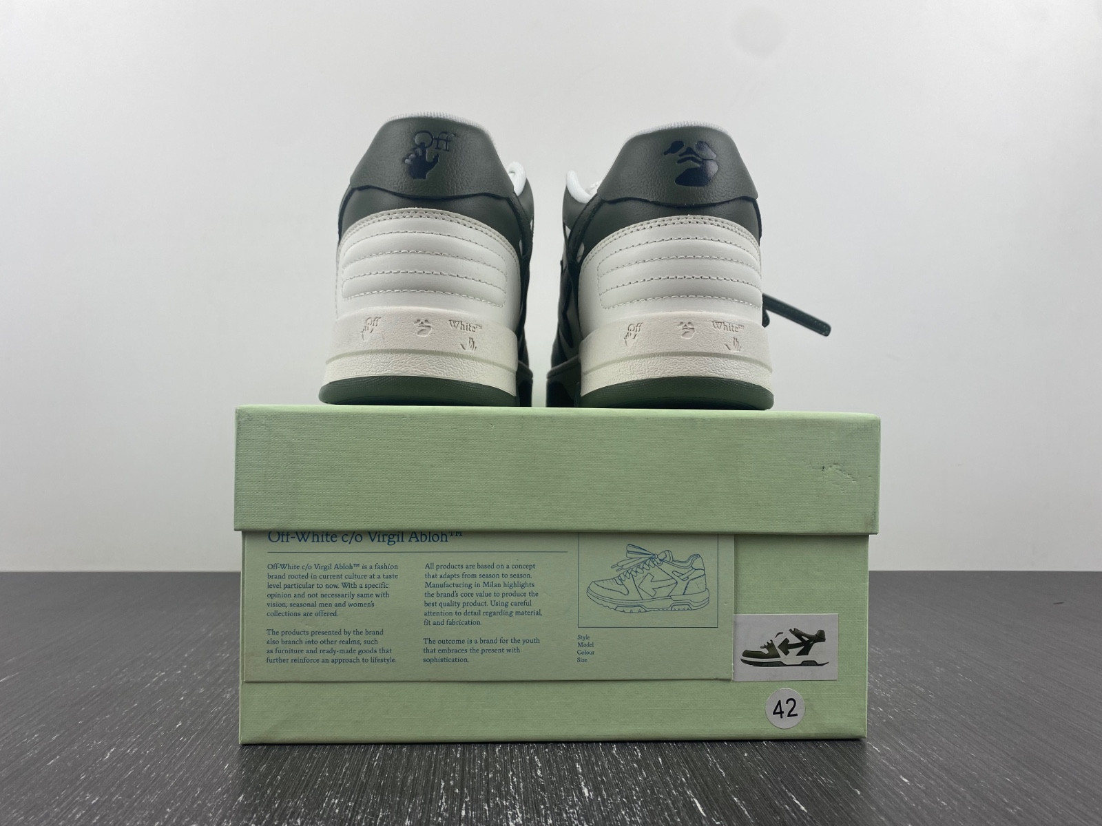 Off-White c/o Virgil Abloh