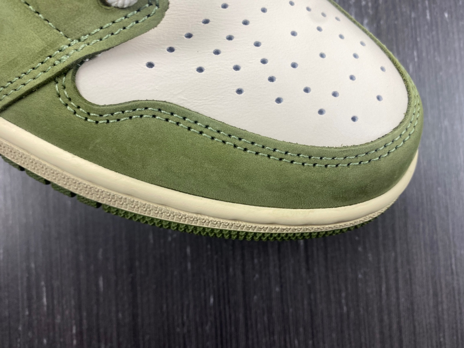 Air Jordan 1 High OG Celadon FB9934-300