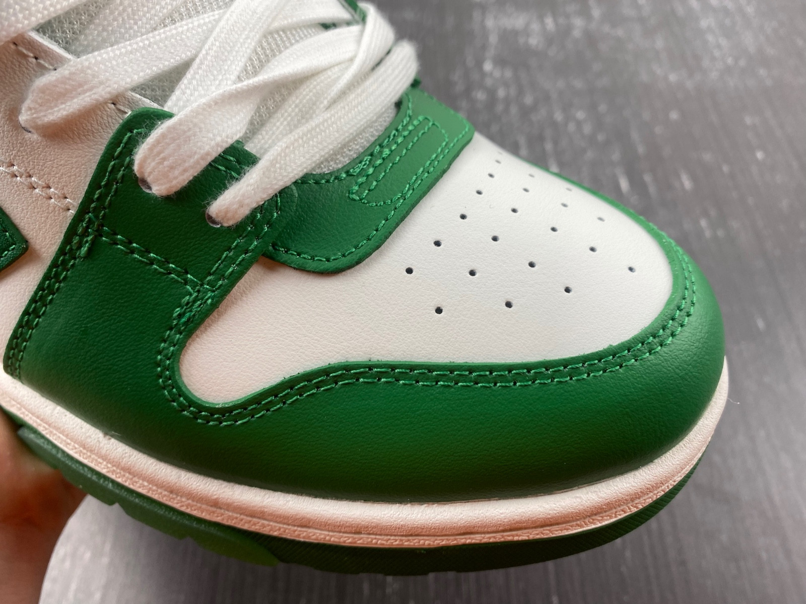 Off-White c/o Virgil Abloh