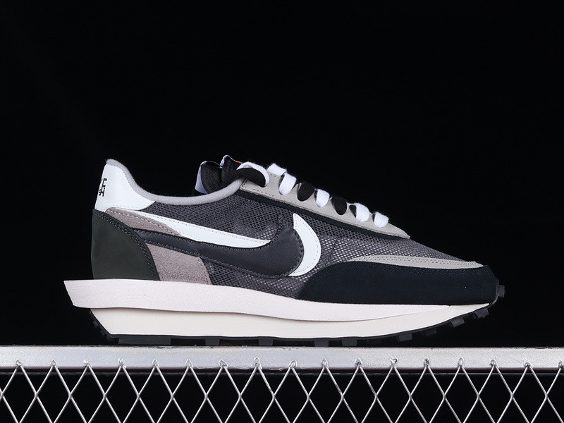 NIKE LD WAFFLE X SACAI BLACK BV0073-001