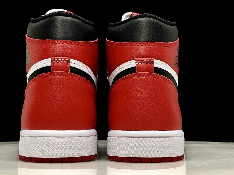 Air Jordan 1 Retor High OG Chicago Red 555088-101