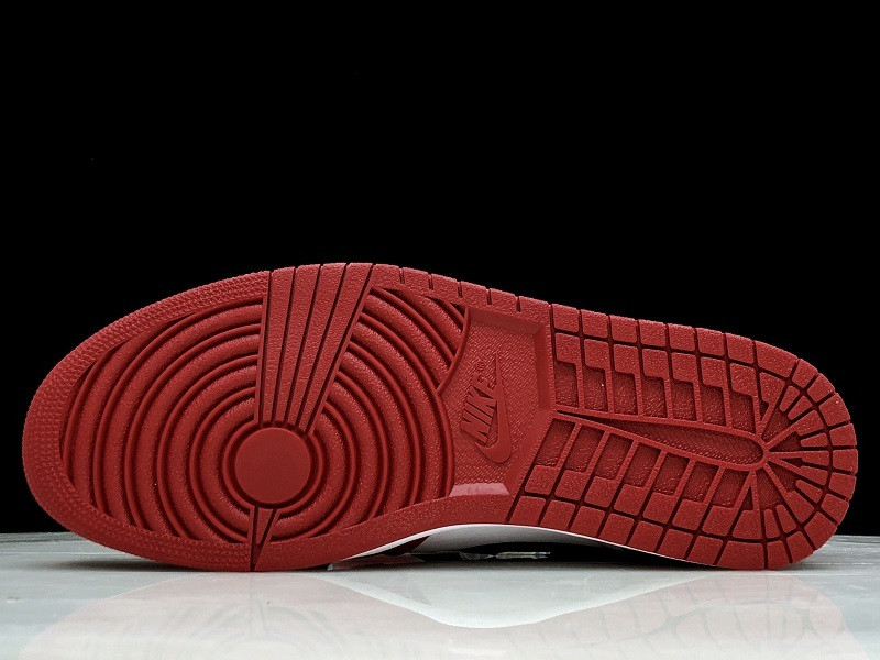 Air Jordan 1 Retor High OG Chicago Red 555088-101