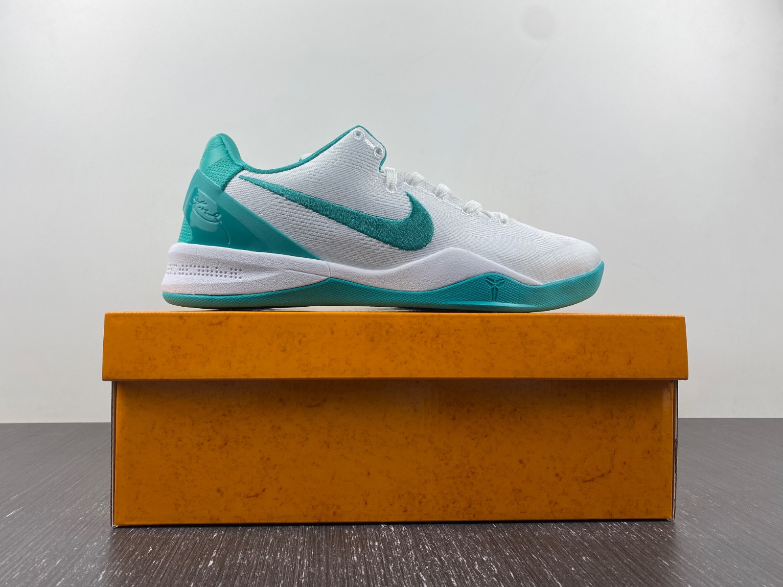 Nike Kobe 8 Protro White Radiant Emerald FQ3549-101