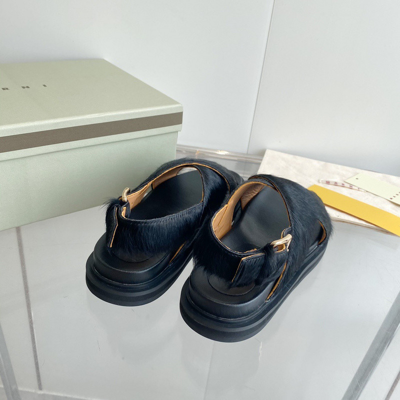 FUCHSIA LONG-HAIR CALFSKIN FUSSBETT