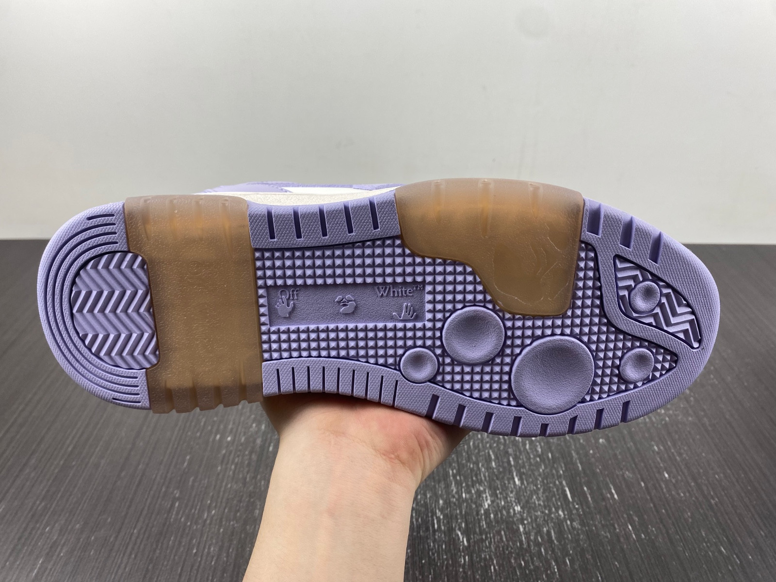 Off-White c/o Virgil Abloh