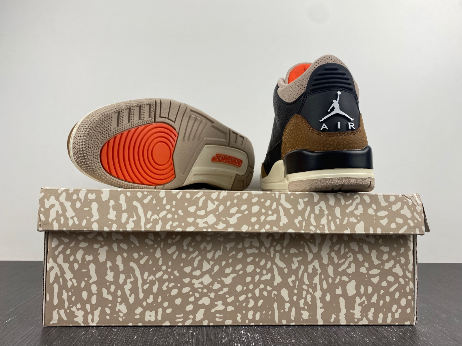 AIR JORDAN 3 “DESERT ELEPHANT” CT8532-008