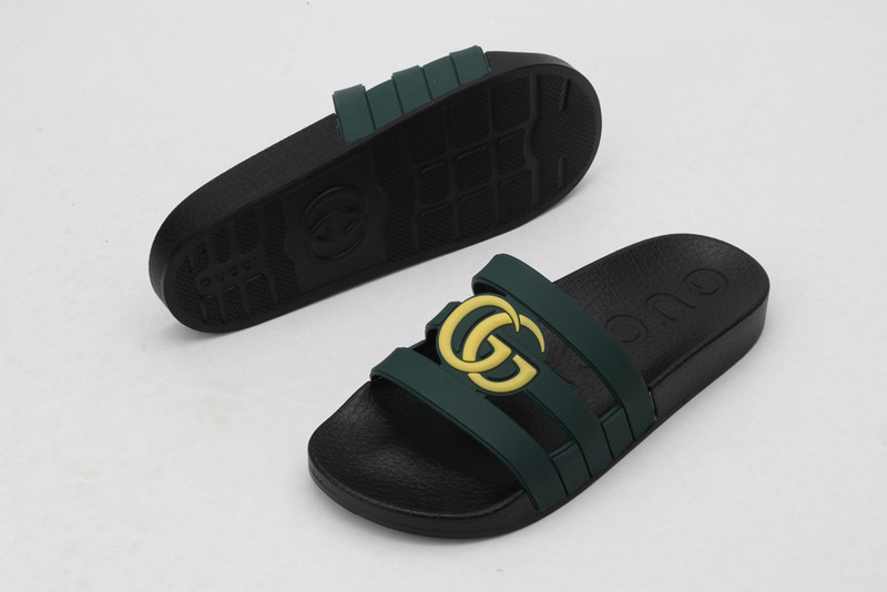 GUC LEATHER SLIDE