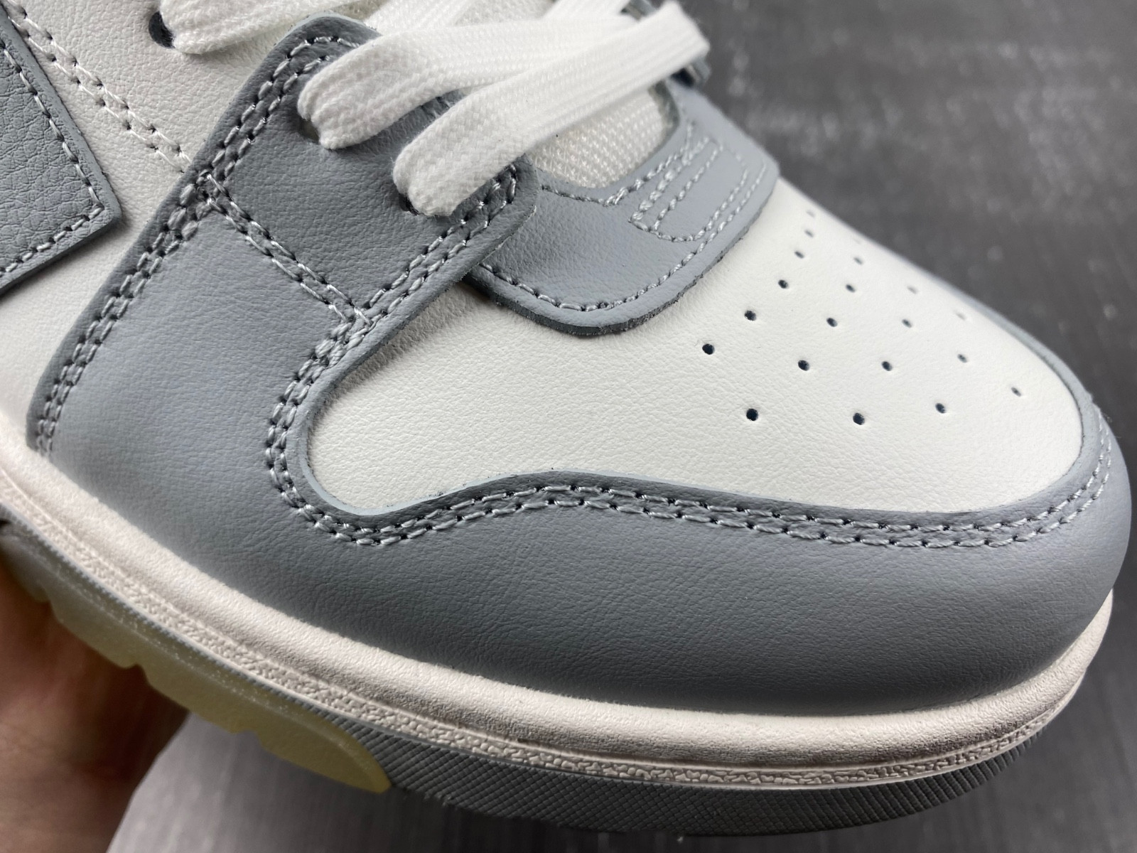 Off-White c/o Virgil Abloh