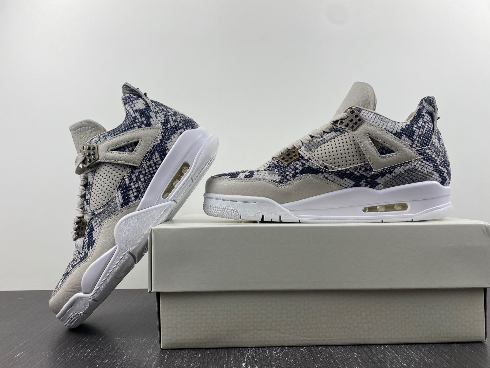 Air Jordan 4 Premium “Snakeskin” B19139-030