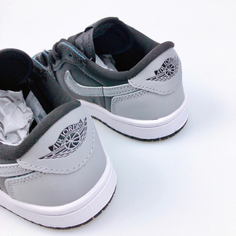 AIR JORDAN 1 KIDS SHOES