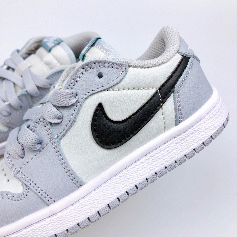 AIR JORDAN 1 KIDS SHOES