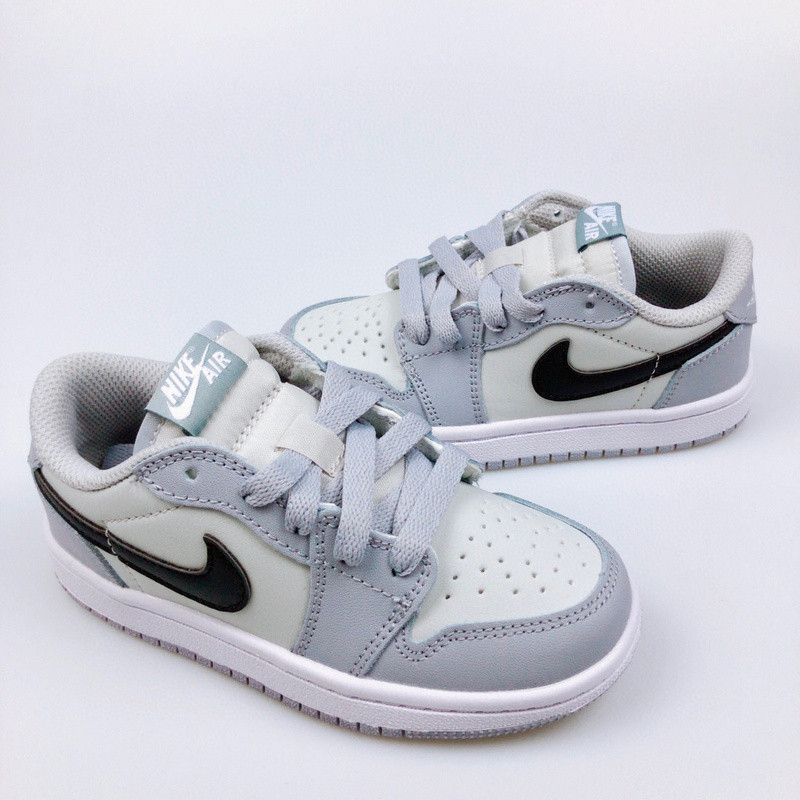 AIR JORDAN 1 KIDS SHOES