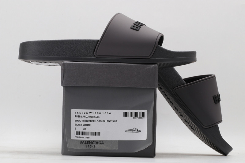 Ba*len*cia*ga grey slides