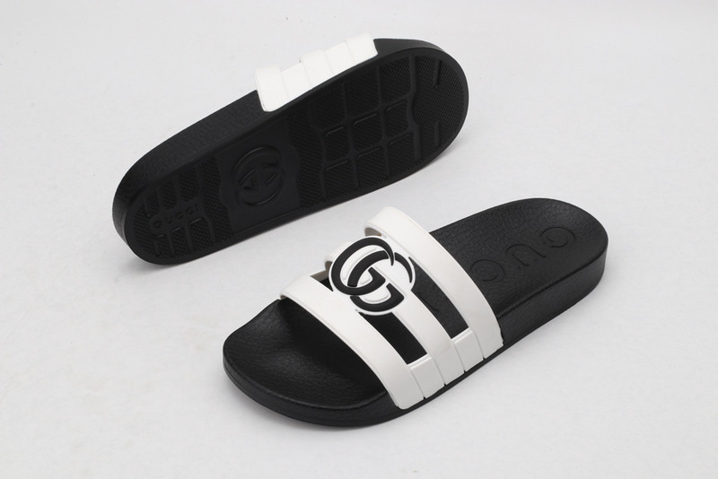 GUC LEATHER SLIDE