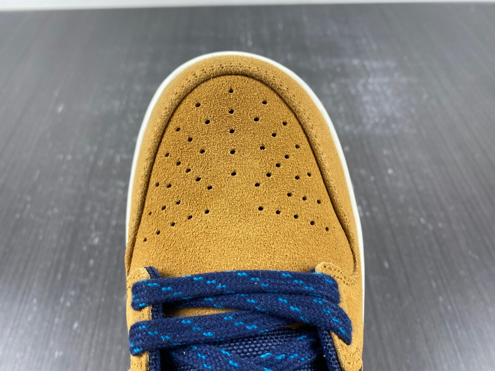 Nike SB Dunk Low "Midnight Navy/Ochre" DX6775-400