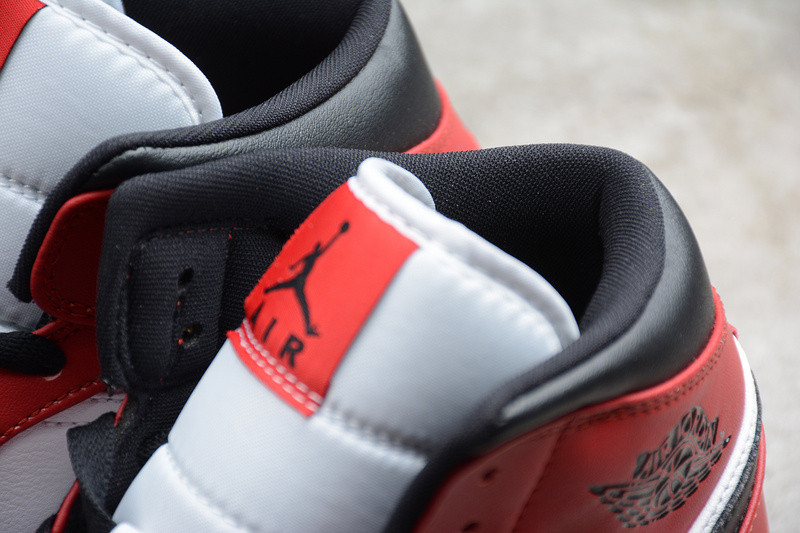 Air Jordan 1 Mid Chicago Black Toe 554724-069