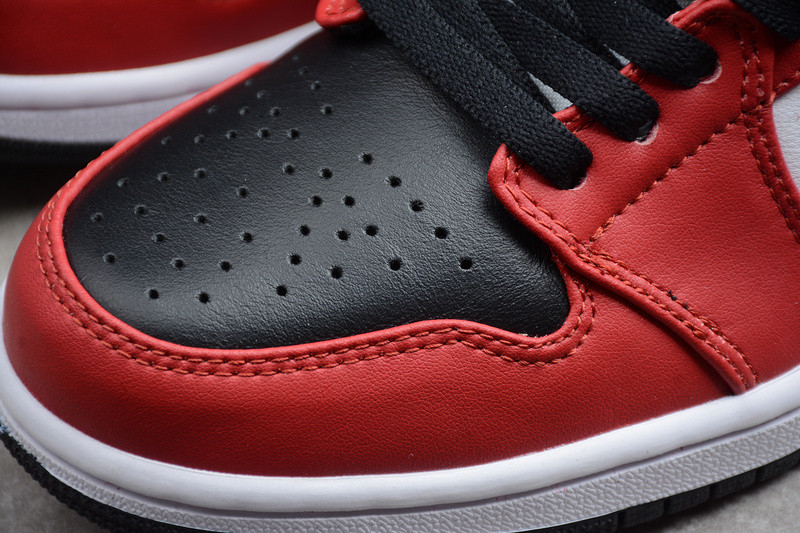 Air Jordan 1 Mid Chicago Black Toe 554724-069