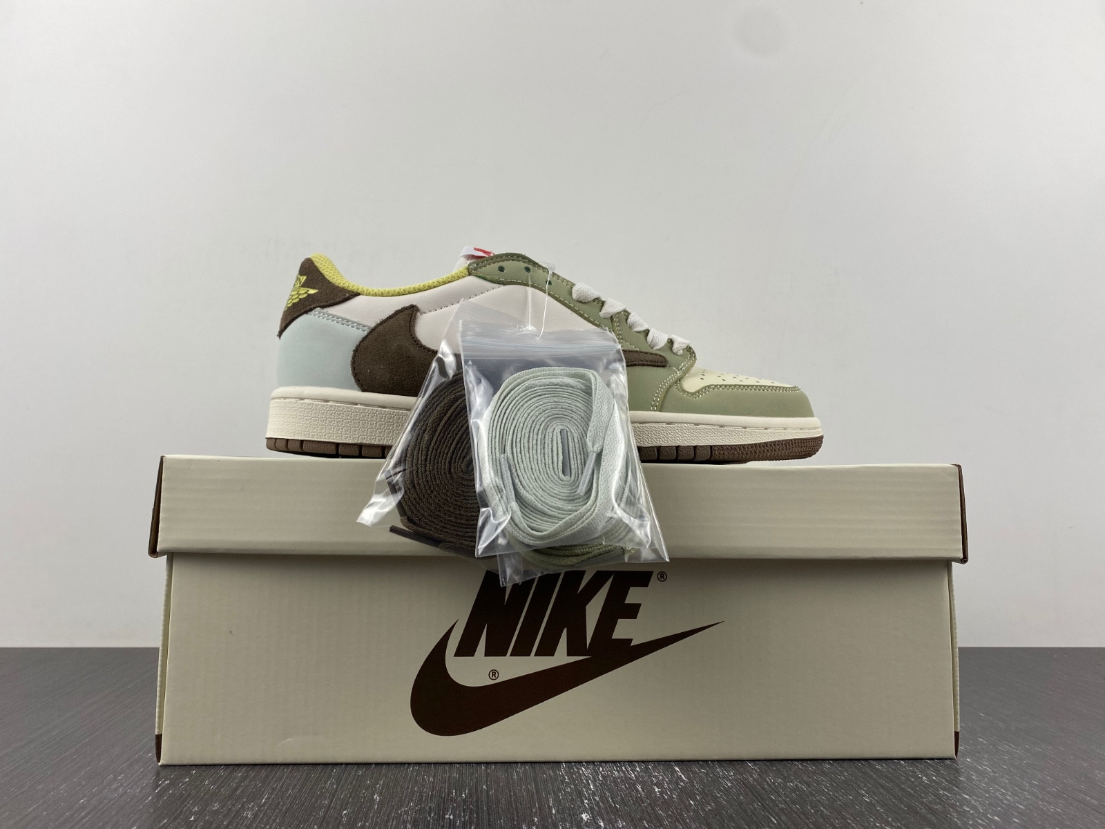 Travis Scott x Air Jordan 1 Low DM7866-603
