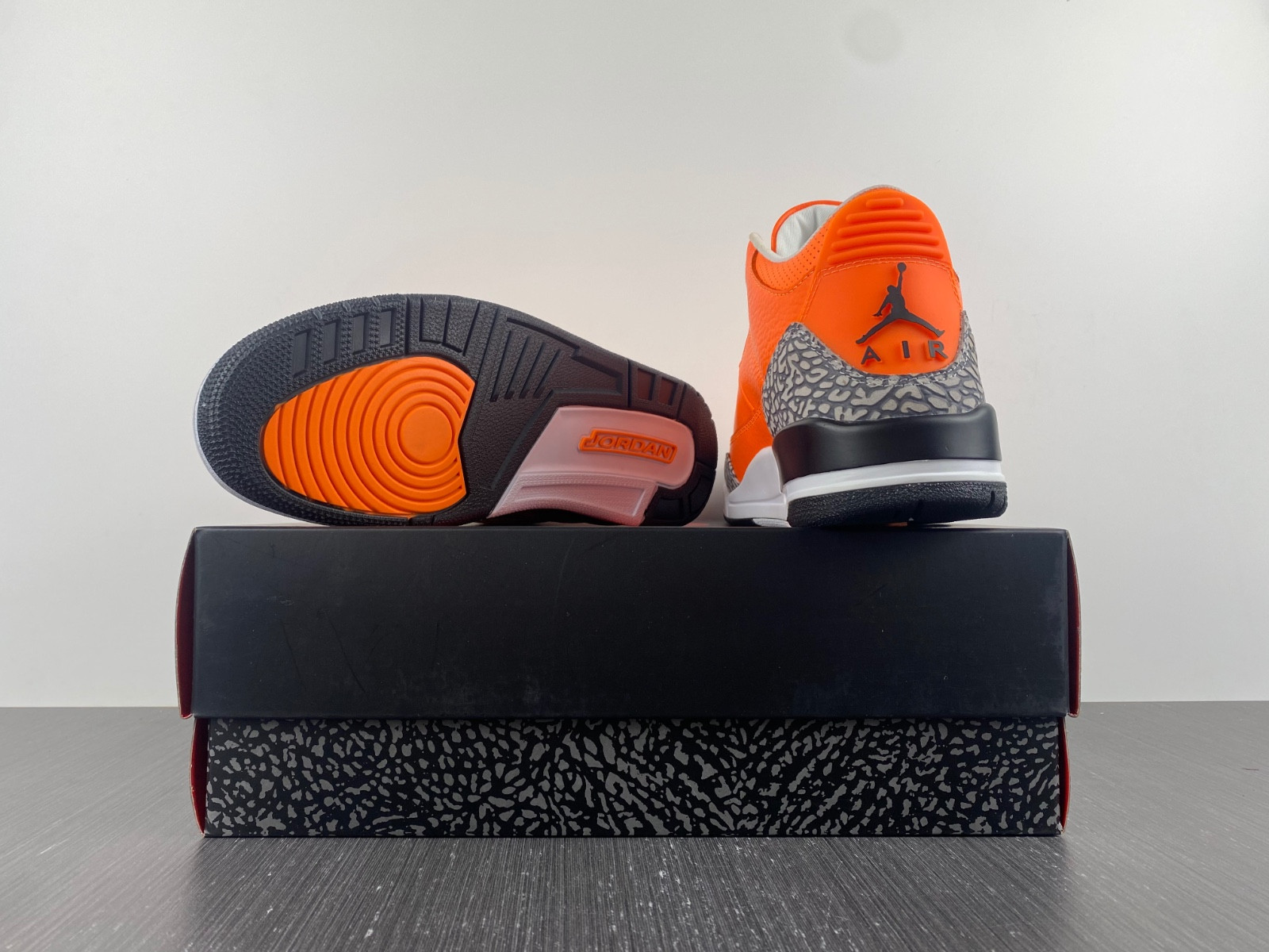 Air Jordan 3 Retro CT8532-801