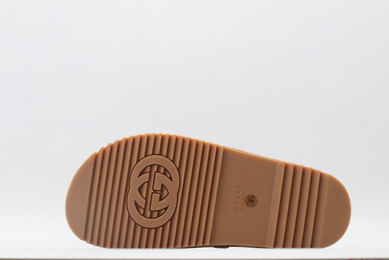 GUC LEATHER SLIDE