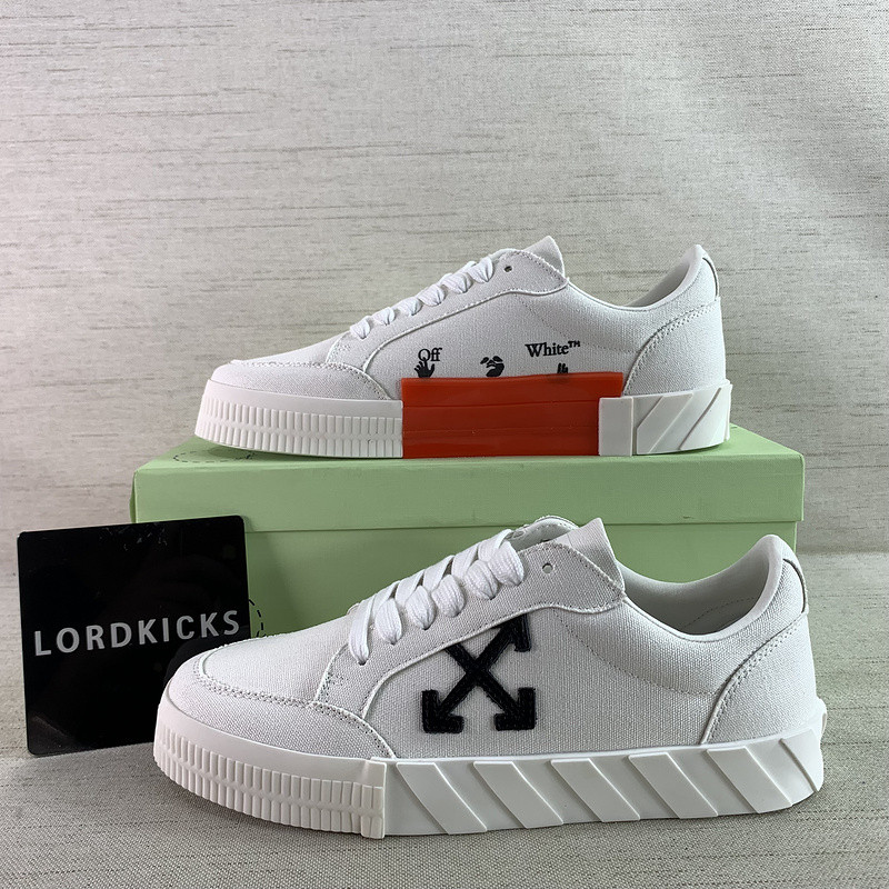 Off-White c/o Virgil Abloh