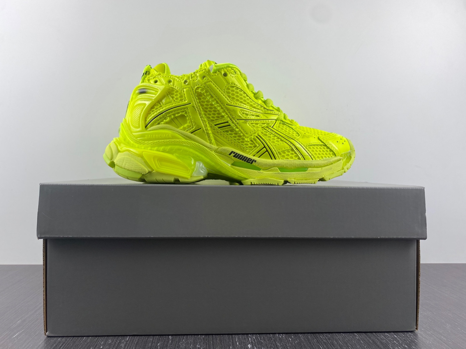 Ba*len*cia*ga runner 677402 w3rb4 7510