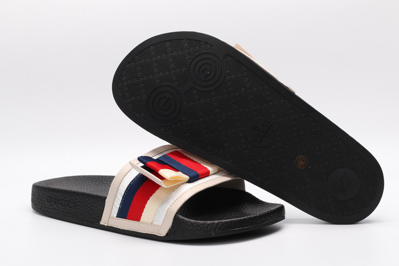 GUC LEATHER SLIDE