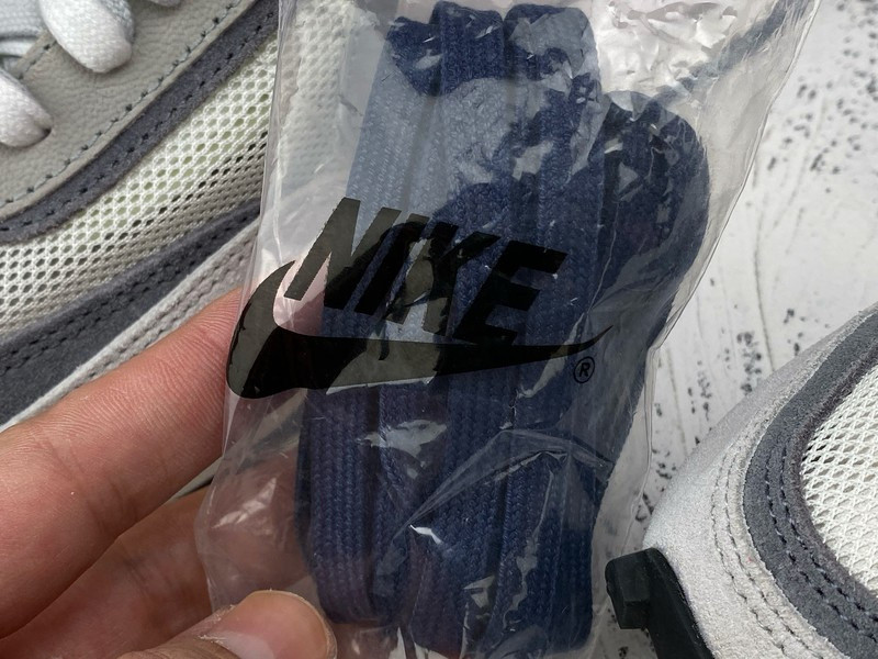 NIKE LD WAFFLE X SACAI SUMMIT WHITE BV0073-100