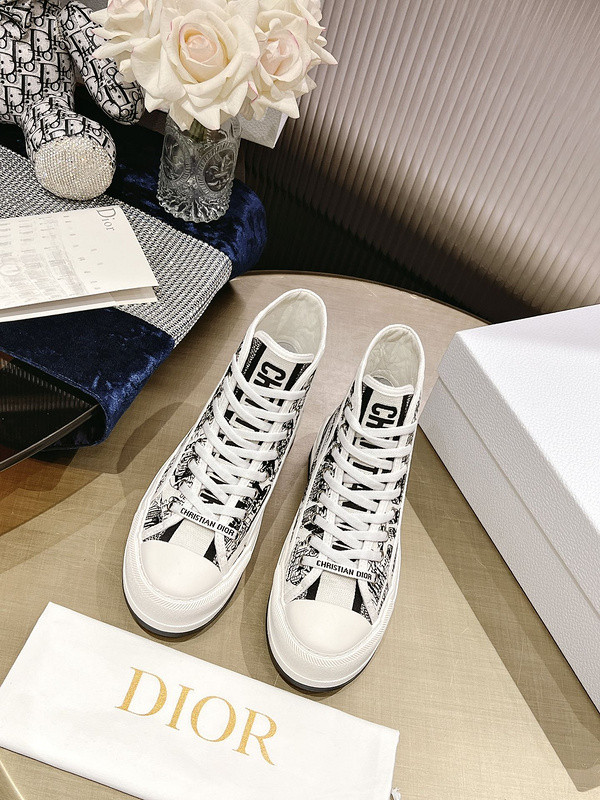 D B23 HIGH-TOP SNEAKERS