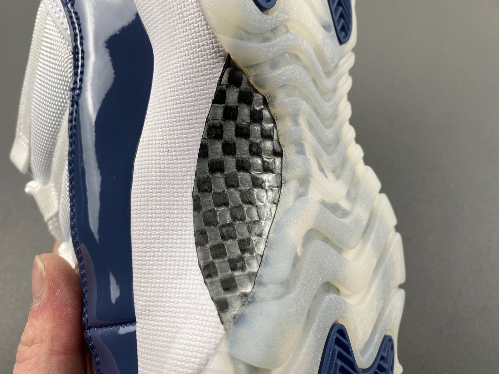 Air Jordan 11 Low Retro White Midnight Navy | FV5104-104