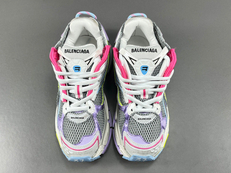 Ba*len*cia*ga runner 772767 w3rny 0361 (it’s not the same as the previous one!)