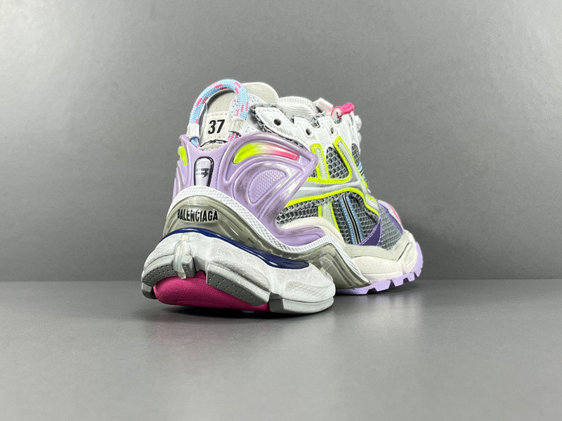 Ba*len*cia*ga runner 772767 w3rny 0361 (it’s not the same as the previous one!)