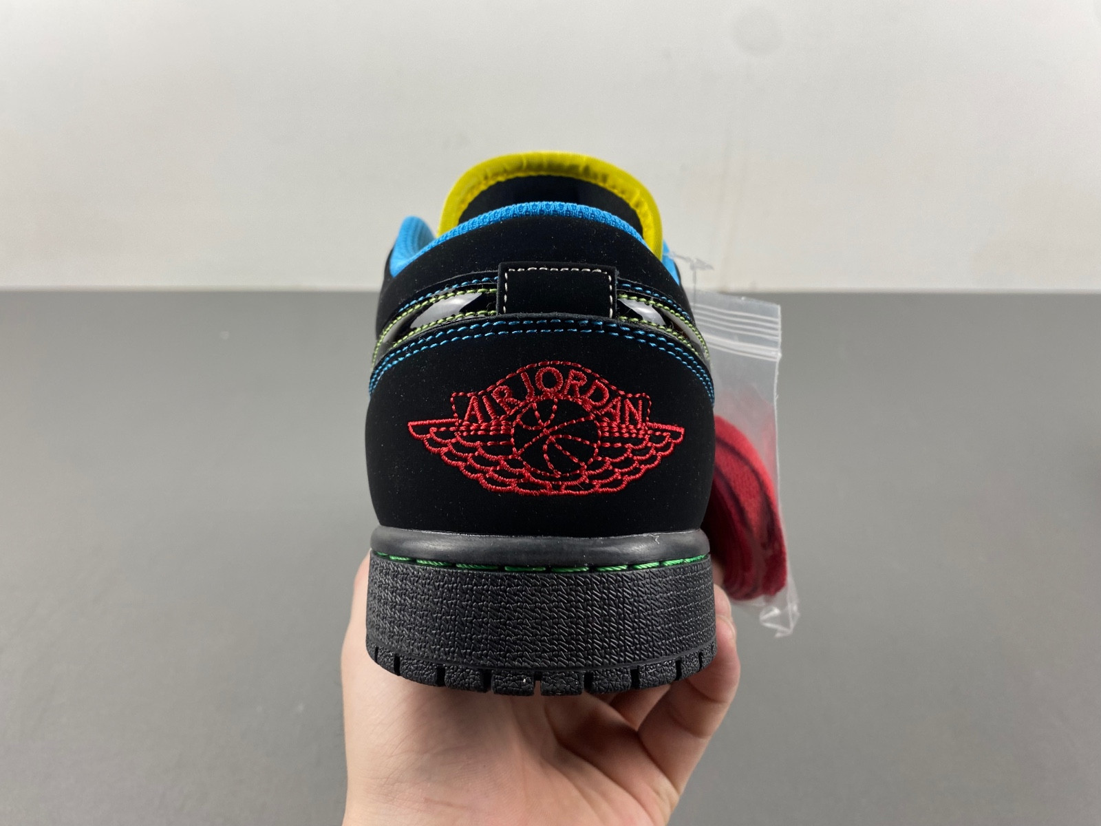 AIR JORDAN 1 PHAT LOW