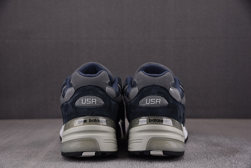 NEW BALANCE M992GG "MADE IN USA"