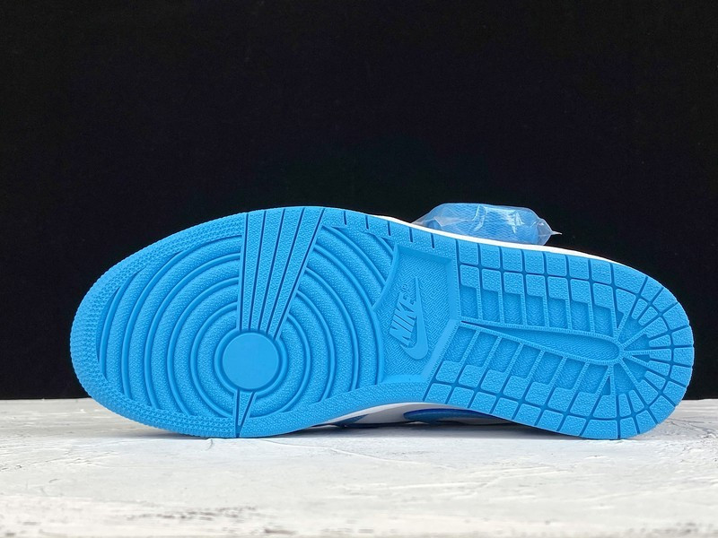 Air Jordan 1 Retro High OG “UNC” 555088-117