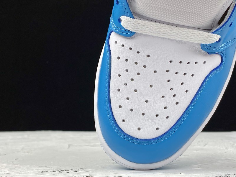 Air Jordan 1 Retro High OG “UNC” 555088-117