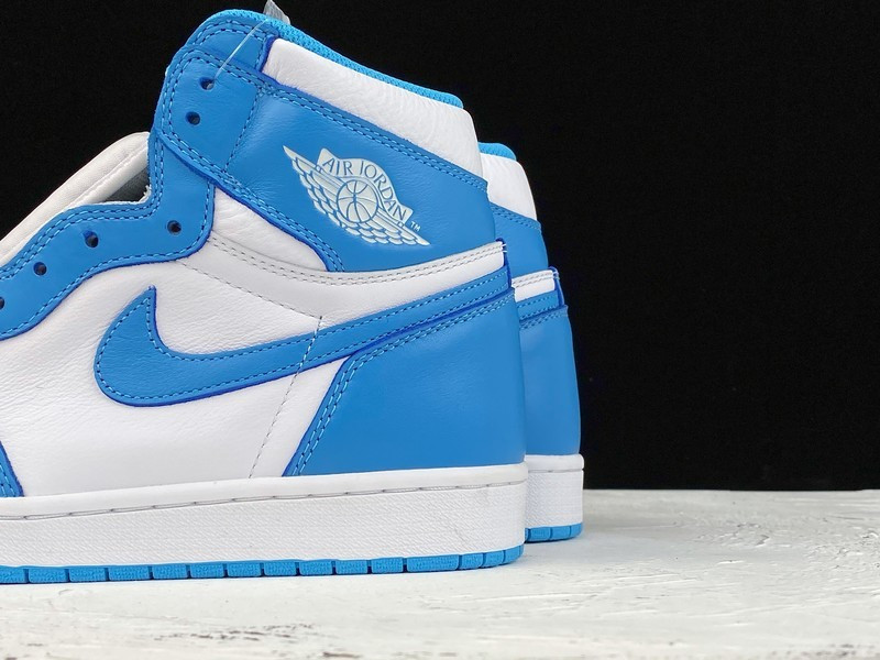 Air Jordan 1 Retro High OG “UNC” 555088-117