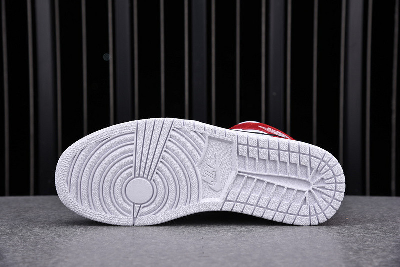 Air Jordan 1 Mid AJ1 554724-116