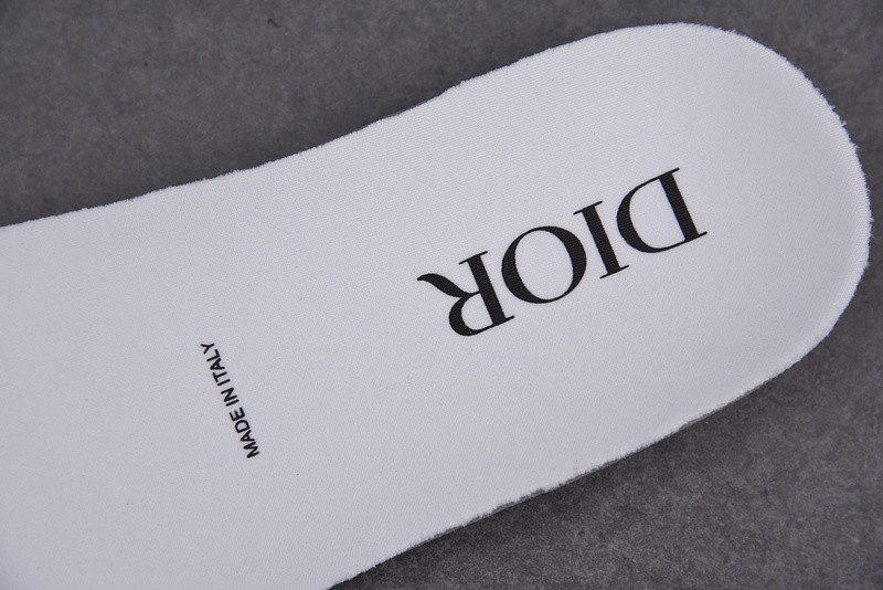 D B23 HIGH-TOP SNEAKERS