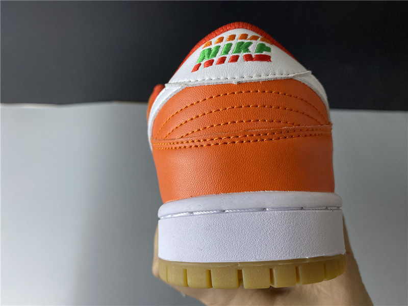 Nike SB Dunk Low 7 Eleven